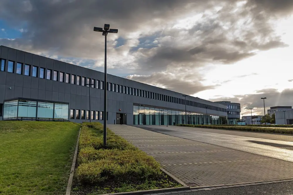 business commercial building with need for multi point access contol omnipoint