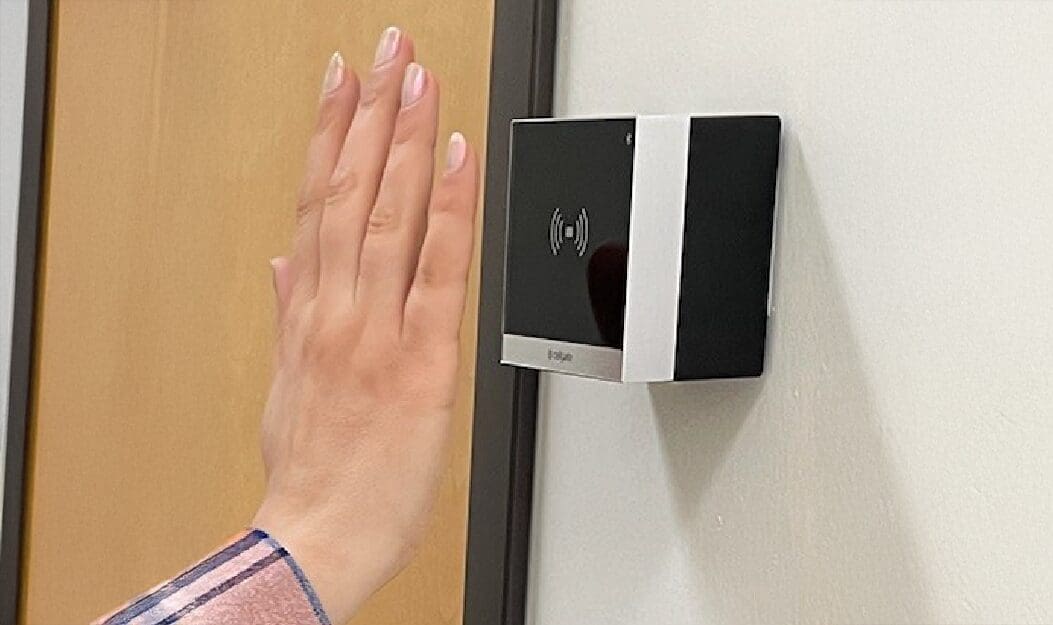 Wave-to-unlock option on CR-Reader